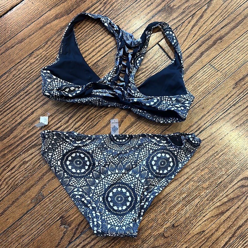 Lace patterned bikini - Picture 5 of 6